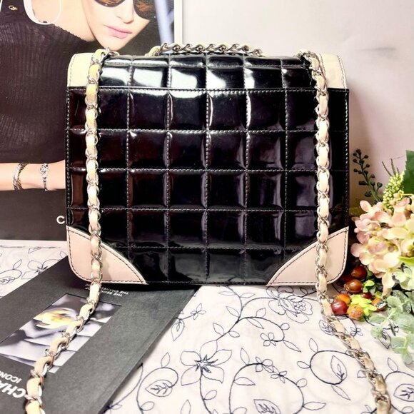 Authentic CHANEL CC Lambskin Patent Chocolate Bar Flap Bag Chain Beige Black - Picture 8 of 16